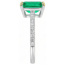 Handmade Emerald Precious Stone Ring 2 ct – profile view