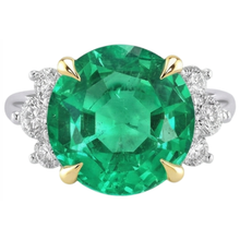 Natural Colombian Emerald Gemstone Ring 4 ct 14 Karat Two Tone Gold – front view