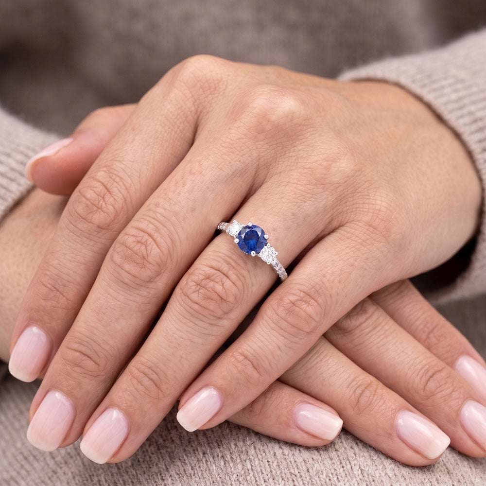 Women's Natural Earth Mined Diamond Ring 1.50 Carats 3 Stone Style Blue Sapphire Round Cut