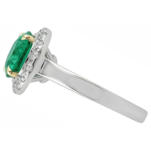 Round Brilliant Colombian Emerald ring in 14K Two Tone Gold – angle view