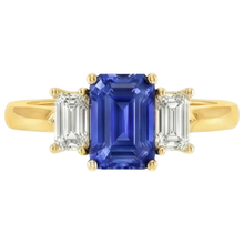 natural emerald sapphire 9ct ring side angle