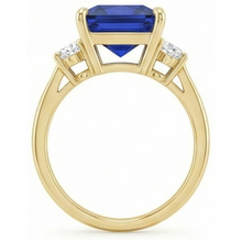 natural round sapphire 5.25ct ring close up detail