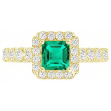 Natural Fine Emerald Gemstone Ring – front view