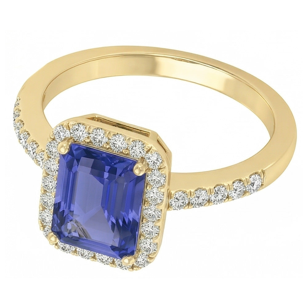 natural round sapphire 4ct ring close up detail