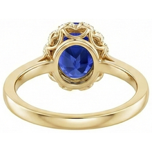 natural round sapphire 5.50ct ring on white background
