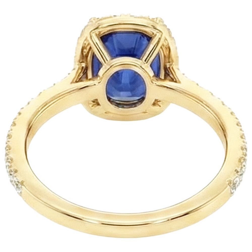 natural round sapphire 11.25ct ring on white background
