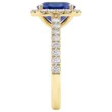 natural round sapphire 11.25ct ring top view