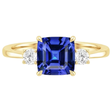 natural round sapphire 2.75ct ring close up detail