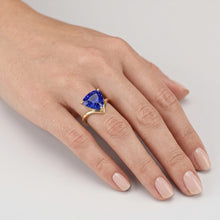 Yellow Gold Solitaire Ring Trillion Sapphire 1.50 Carats Prong Set