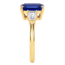 Yellow Gold Three Stone Ring Emerald Blue Sapphire 2.50 Carats