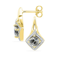 Cushion Cut Diamond ring in 14K Yellow Gold – main view