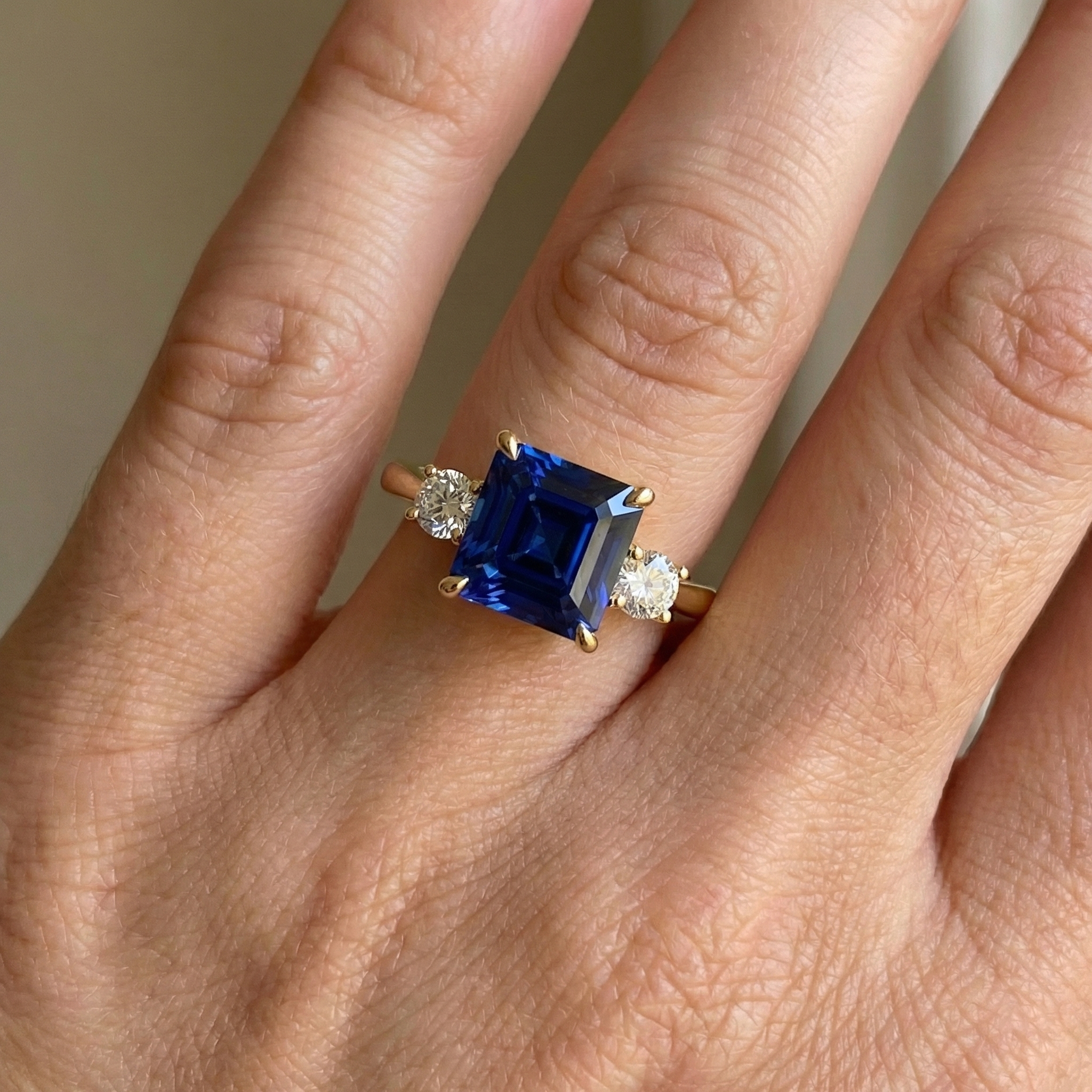 natural round sapphire 2.75ct ring with diamond accents