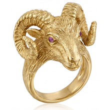 Round Cut Amethyst ring in 14 Karat Yellow Gold – front view