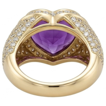 Amethyst Heart Shape Precious Stone Ring in 14 Karat Yellow Gold – detail view