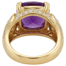 Cushion Cut Amethyst ring in 14K Yellow Gold – top view