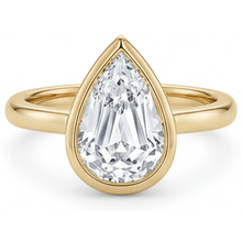 Solitaire Engagement Ring 14 Karat Yellow Gold with Brilliant Diamond – main view