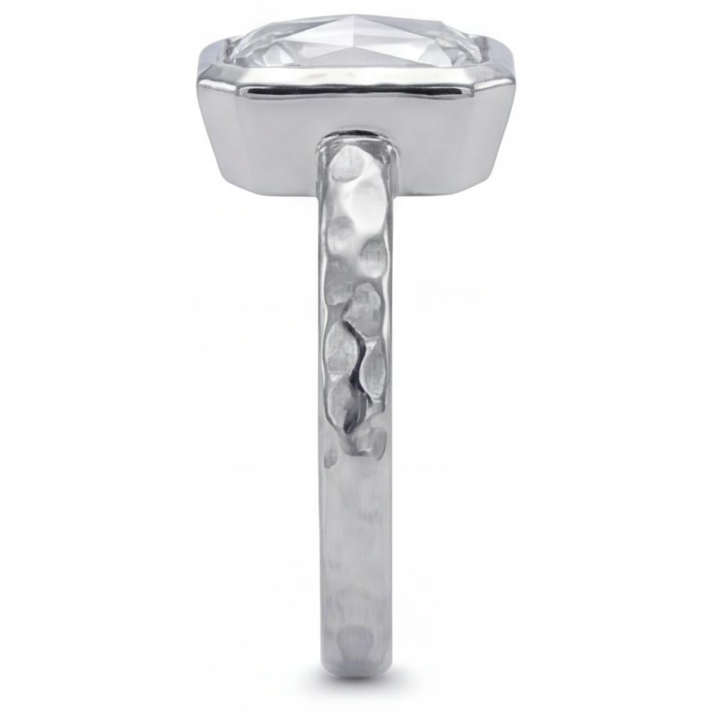 Radiant Cut Brilliant Diamond ring in 14K White Gold – side view