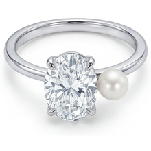 Oval Brilliant Diamond ring in 14K White Gold – front view