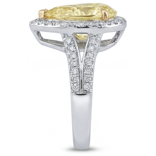 Ring 14K Two Tone Gold with Canary Yellow Diamond – detail view