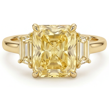 Statement Ring 14 Karat Yellow Gold with Canary Yellow Diamond – main view