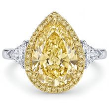Luxurious Canary Yellow Diamond Statement Ring 4.75 ct – main view