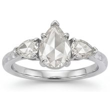 Shimmering 3-Stone Ring 1.5 ct – main view