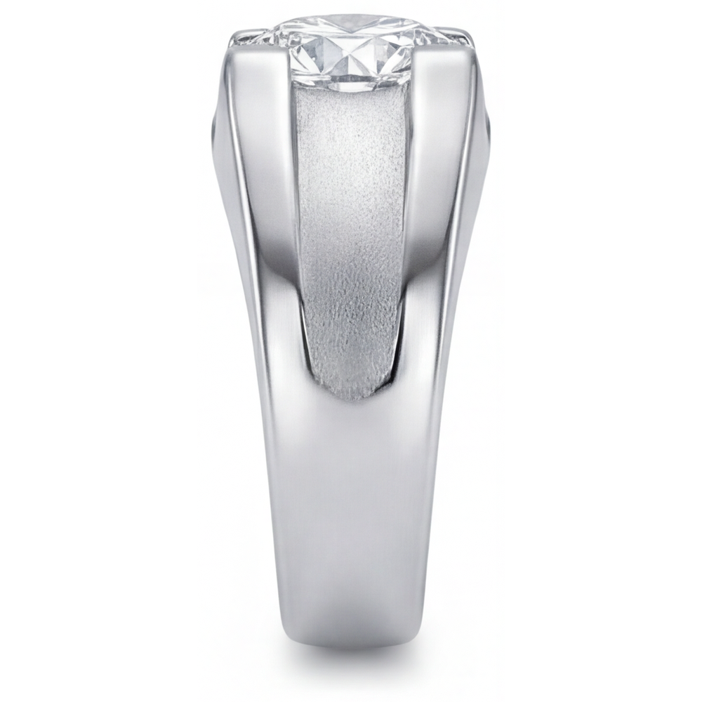 Round Cut Diamond ring in 14K White Gold – profile view