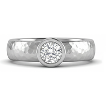 Round Cut Diamond ring in 14K White Gold – main view