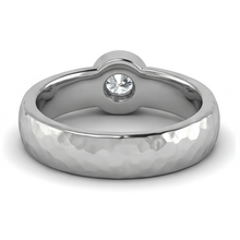 Round Cut Diamond ring in 14K White Gold – back view