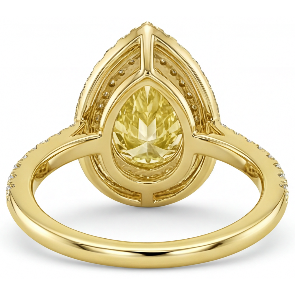 Pear Shape Fancy Yellow Diamond ring in 14K Yellow Gold – detail view