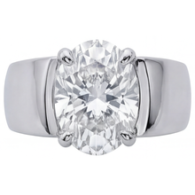 Oval Fine Diamond ring in 14K White Gold – front view