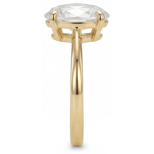 Ring 14K Yellow Gold with Fine Diamond – angle view