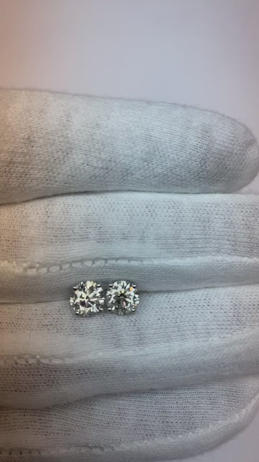 2.20 Carats Genuine Diamond Studs Earrings