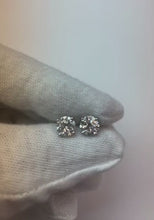 Natural Earth Mined Diamond Earrings For Daily Use
