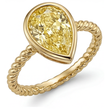 Statement Ring 14K Yellow Gold with Yellow Canary Diamond – front view