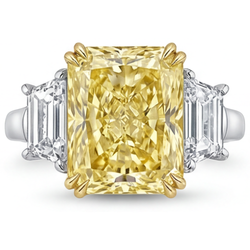 Bespoke Trilogy Ring with VVS Yellow Canary Diamond – 2.5 ct