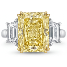 Bespoke Yellow Canary Diamond Trilogy Ring 2.5 ct – main view