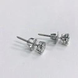 1 Carat Round Diamond Stud Earrings