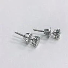 1 Carat Round Diamond Stud Earrings