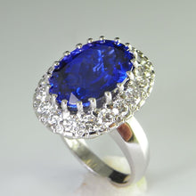 14K White Gold 15 Ct Big Tanzanite And Small Diamonds Ring New