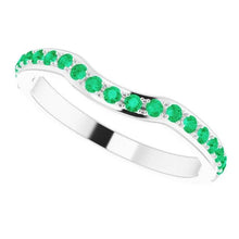 1.90 Carats Prong Setting Columbian Green Emerald Band Women Jewelry