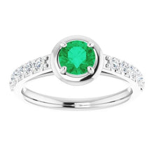 2.25 Carats Green Emerald And Diamond Ring White Gold 14K
