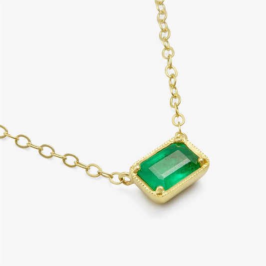 4 Ct Solitaire Green Emerald Pendant Necklace 14K Yellow Gold