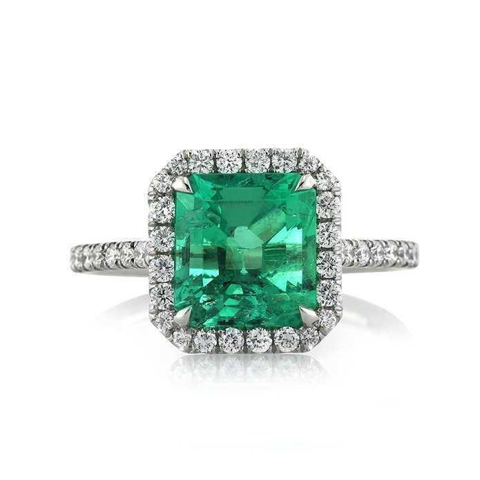 9.65 Ct Big Green Emerald And Small Diamonds Wedding Ring White Gold