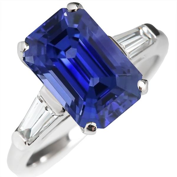 Emerald 3 Stone Ring Srilankan Sapphire 4.50 Carats Tapered Baguettes