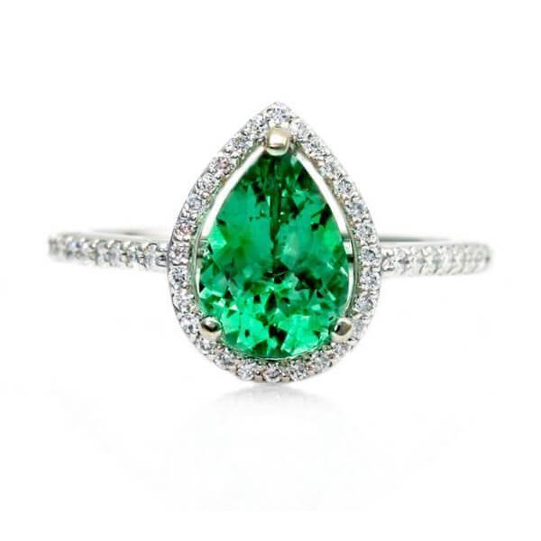 Ladies 5.25 Carats Green Emerald And Diamond Ring White Gold 14K