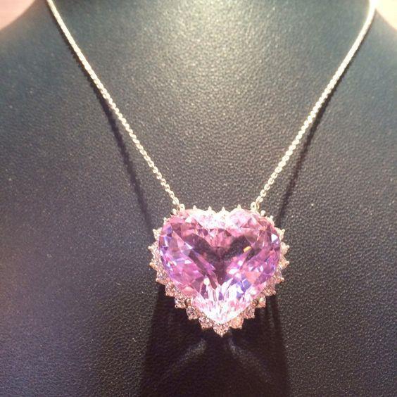 Pink Natural Kunzite And Diamond Women Necklace Pendant 36 Ct. Gold