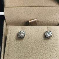 1 Carat Round Diamond Stud Earrings