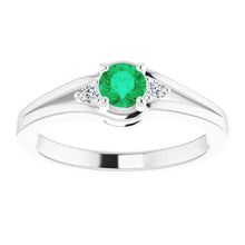 Three Stone Ring 0.85 Carats Diamond And Green Emerald Women Jewelry