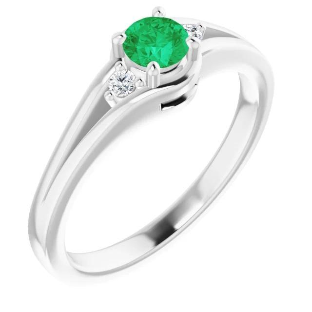 Three Stone Ring 0.85 Carats Diamond And Green Emerald Women Jewelry